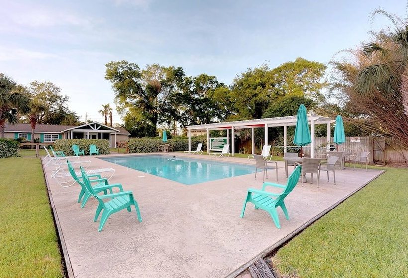 Seaturtle Cottage By Hodnett Cooper