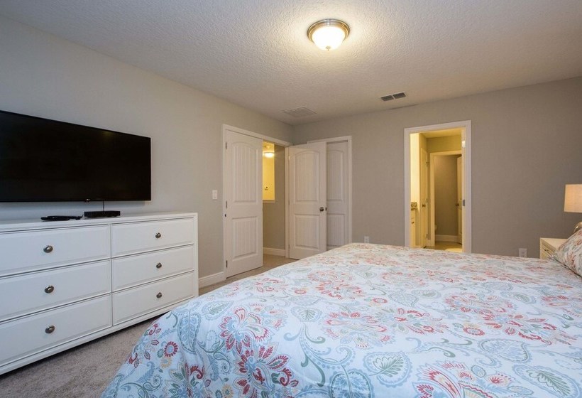 Solterra  6 Bedrooms House W/pool7040sr