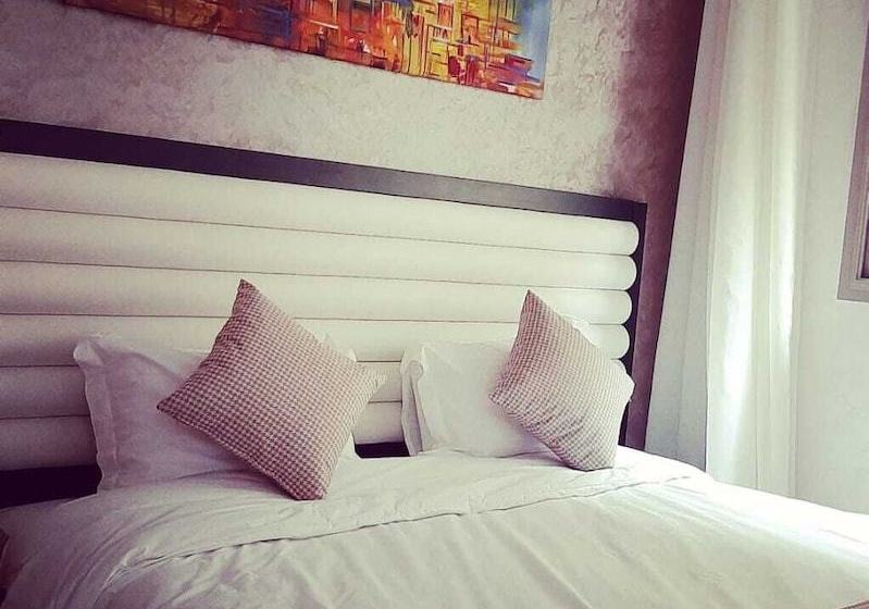 Tamraght House Banana