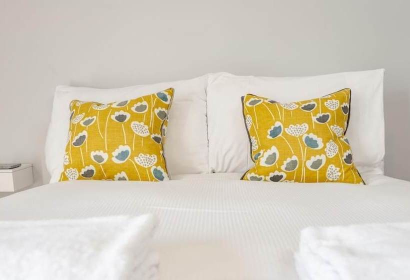 The Garden House Free Parking Central