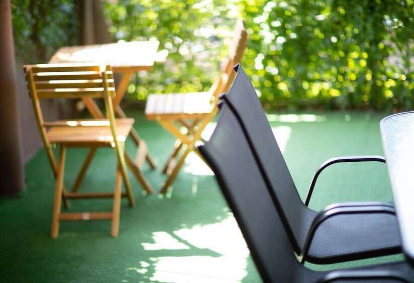 Veranda House On Samreklo 25