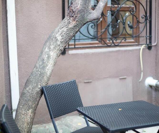 Veranda House On Samreklo 25