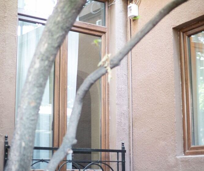 Veranda House On Samreklo 25