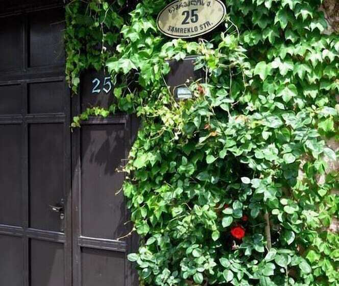 Veranda House On Samreklo 25