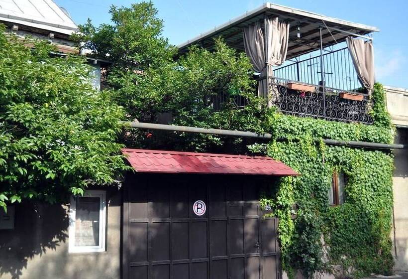 Veranda House On Samreklo 25