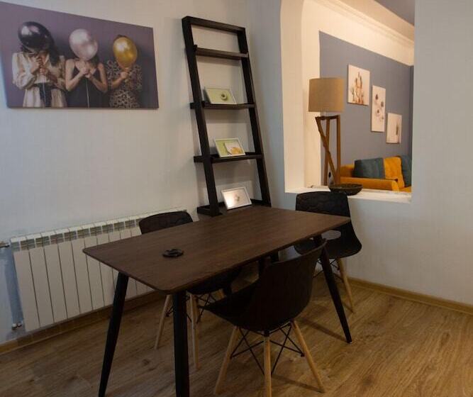 Veranda House On Samreklo 25