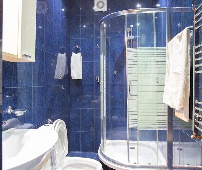 Veranda House On Samreklo 25