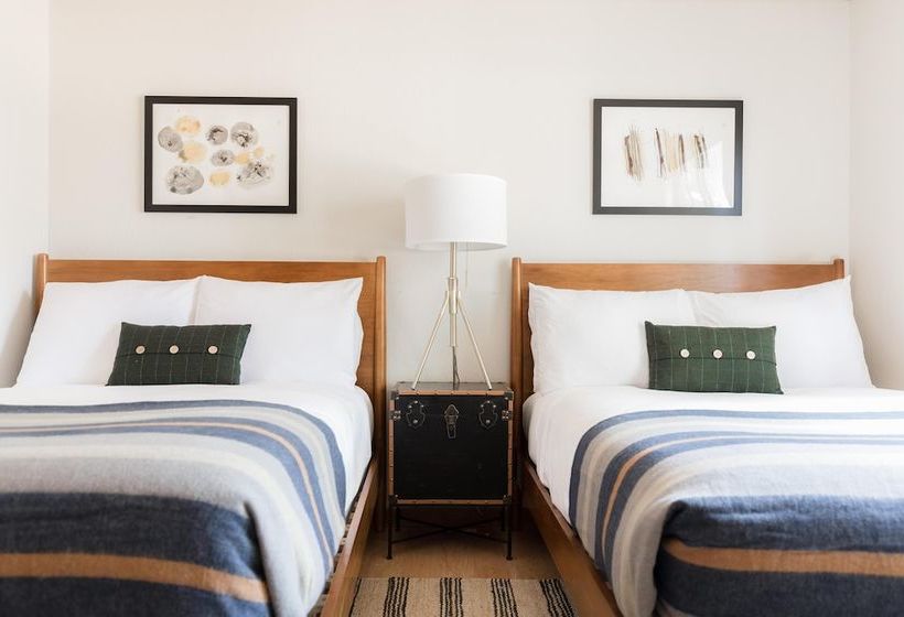 Wildwood By Avantstay | Cabin W/ 3 Decks, Ping Pong, Fire Pits, & Outdoor Grill