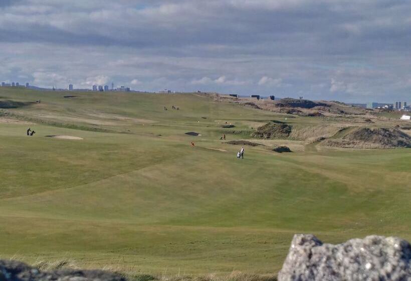 Aberdeen Lighthouse Cottages