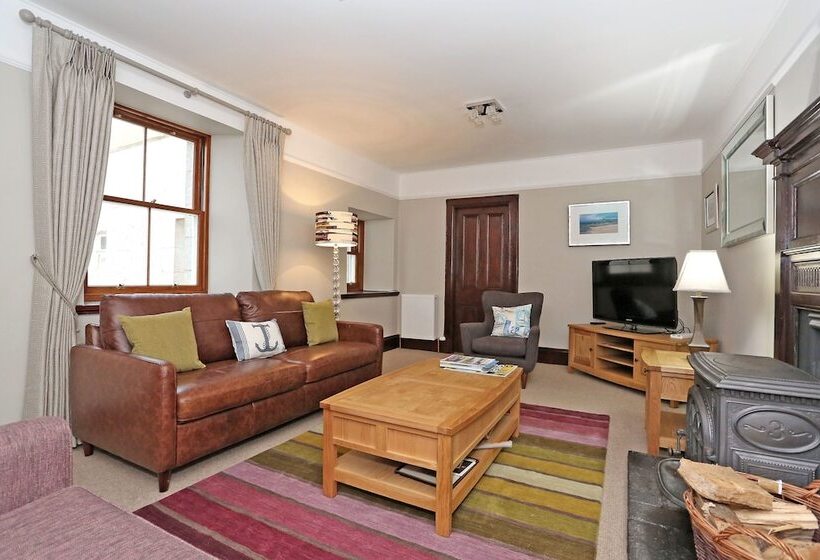 Aberdeen Lighthouse Cottages