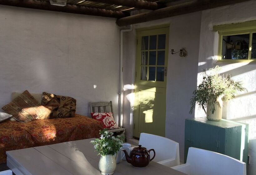 African Relish Cottages