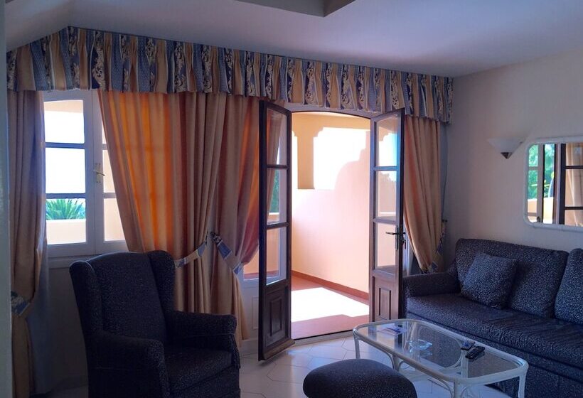 Apartamentos El Toro