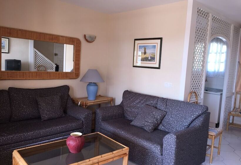 Apartamentos El Toro