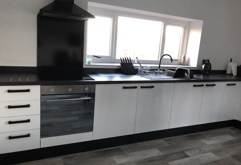 Barn Cottages Iscoyd