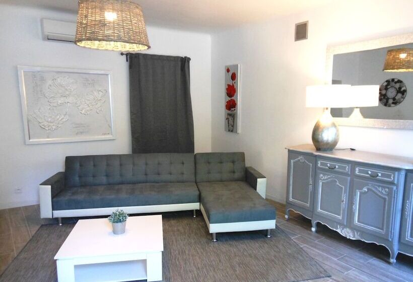 Bastide De La Lézardière