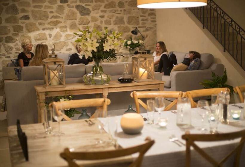 ベッドアンドブレックファースト Mas Des Avelines