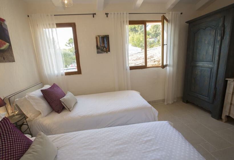 ベッドアンドブレックファースト Mas Des Avelines