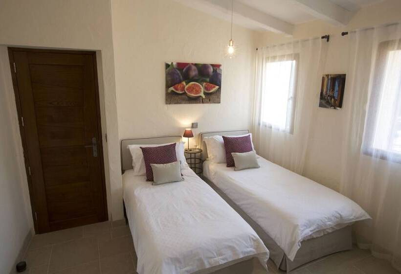 ベッドアンドブレックファースト Mas Des Avelines