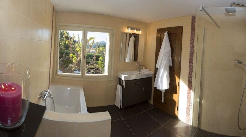 ベッドアンドブレックファースト Mas Des Avelines