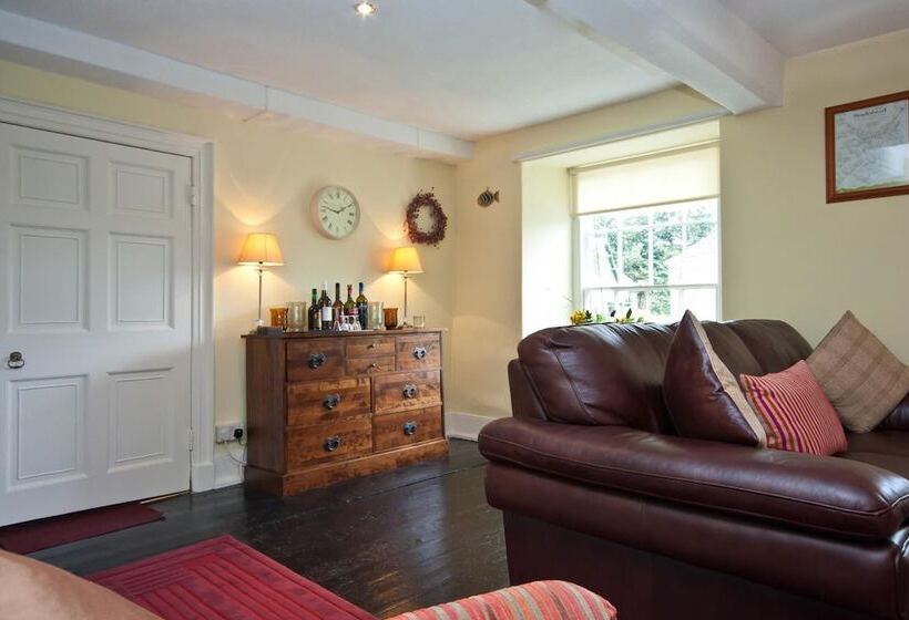 ベッドアンドブレックファースト Old School House