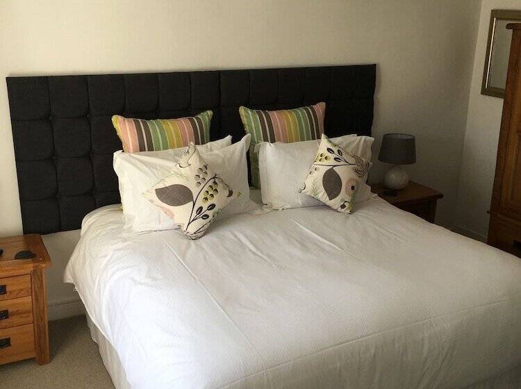 ベッドアンドブレックファースト Old School House