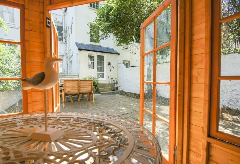 Brunswick Garden Studio Patio By Brighton Holiday Lets