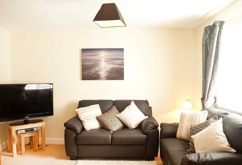 Bryn Melyn Farm Cottages  5 Luxury Cottages In A Stunning Setting With Wood Fired Hot Tub