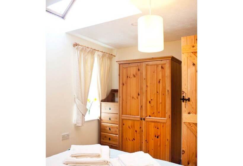 Bryn Melyn Farm Cottages  5 Luxury Cottages In A Stunning Setting With Wood Fired Hot Tub