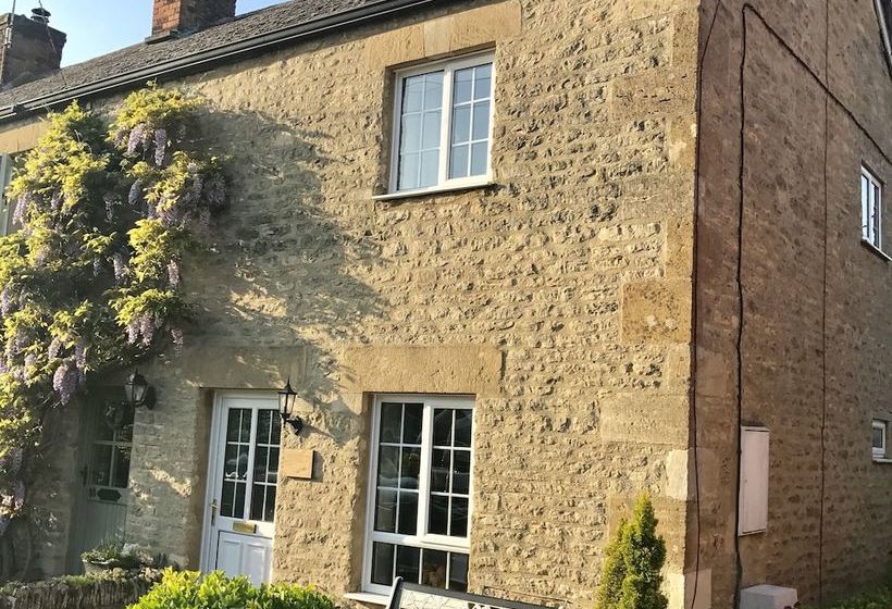 Cotswold Cottage Gems  Way Cottage