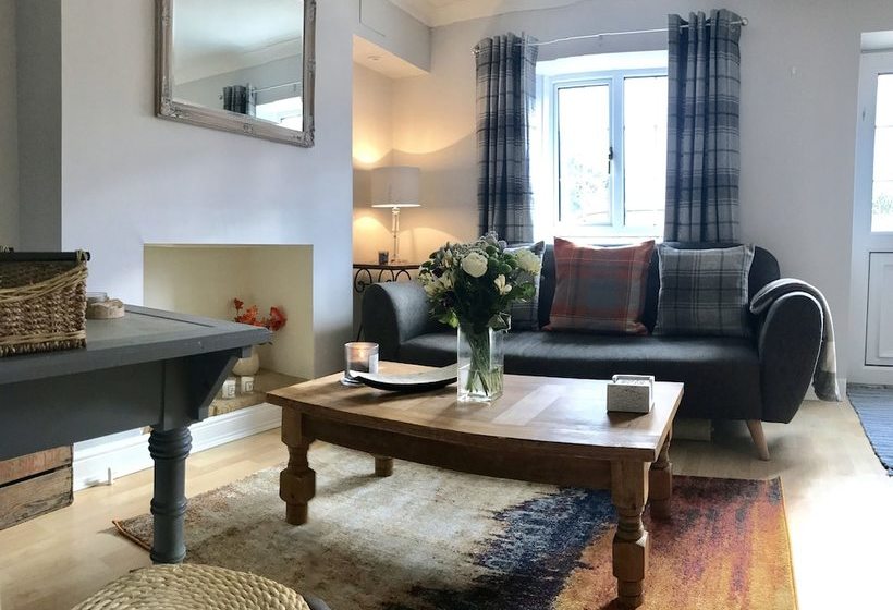 Cotswold Cottage Gems  Way Cottage