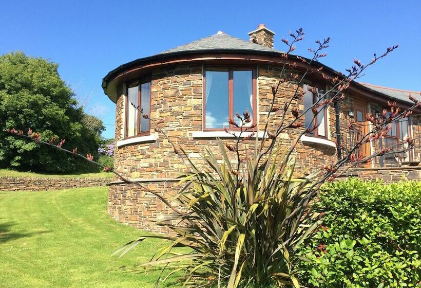 Green Acres Cottages