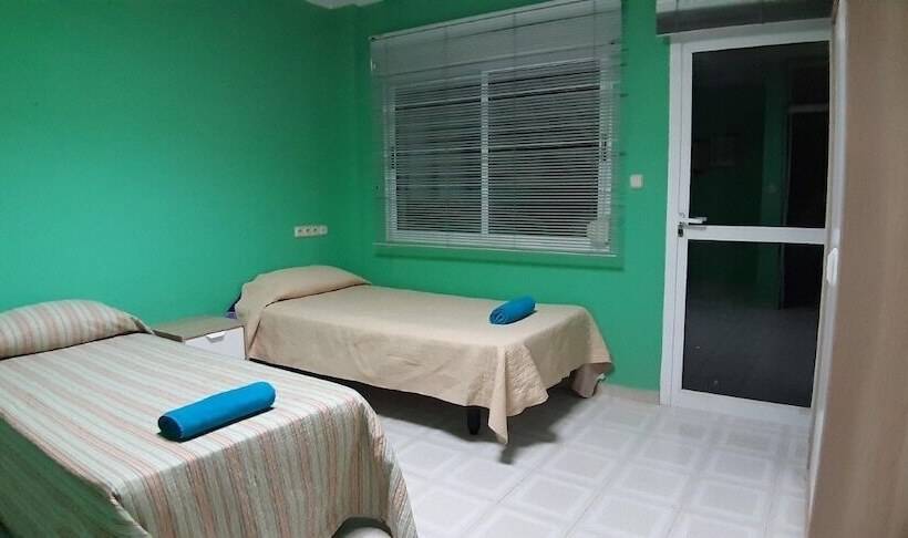 Hostal Marqués Del Campo   Hostel