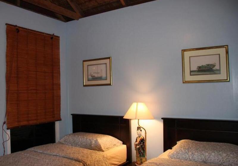 בית מלון כפרי 1511 Coconut Grove