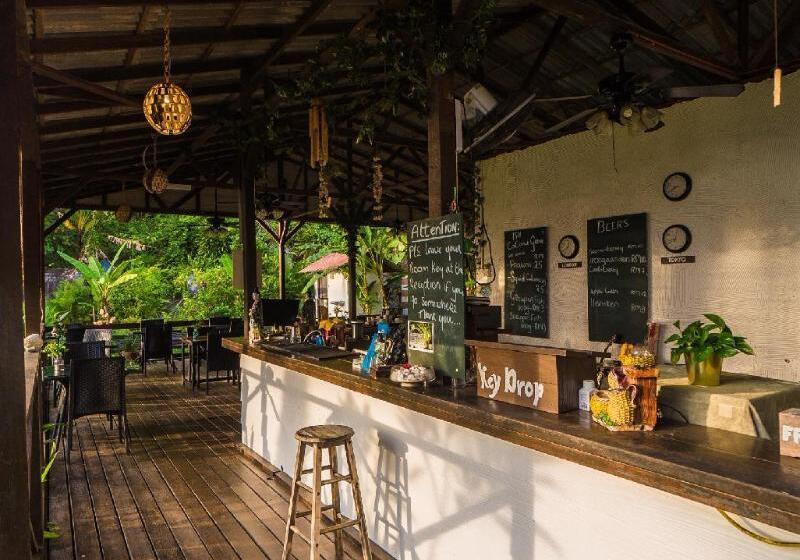 בית מלון כפרי 1511 Coconut Grove