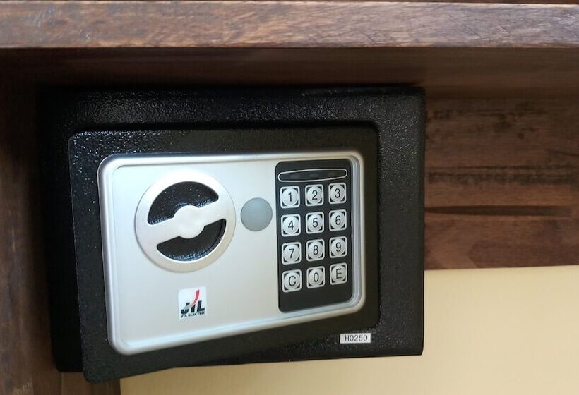 בית מלון כפרי Bangtao Mango House   Adults Only