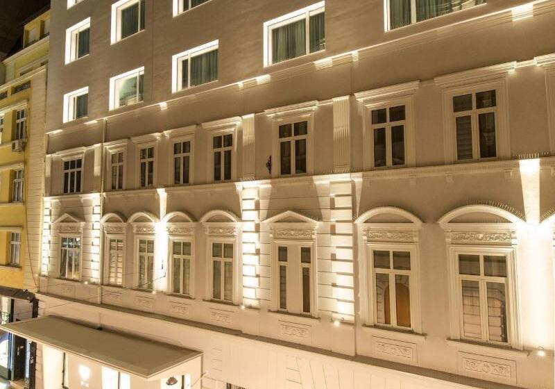 Boutique Hotel Museum