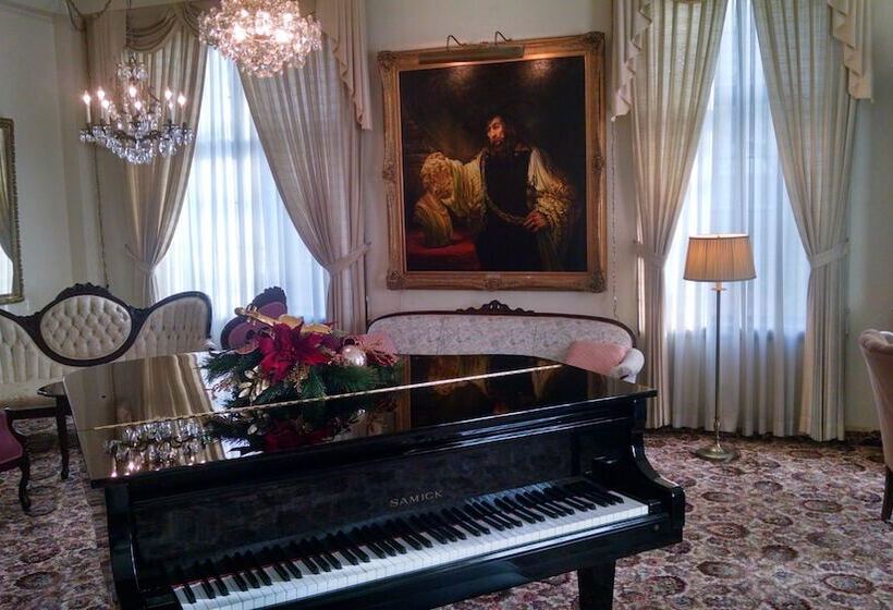 فندق Erik S Retreat