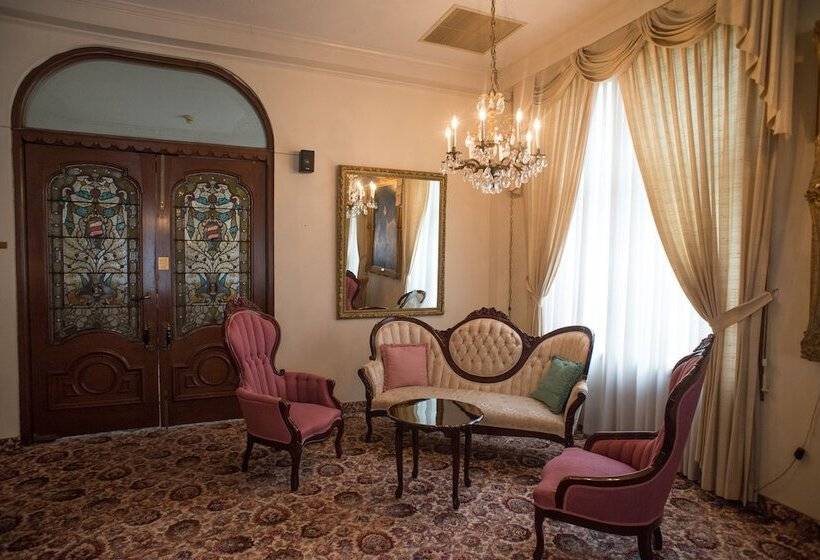 فندق Erik S Retreat