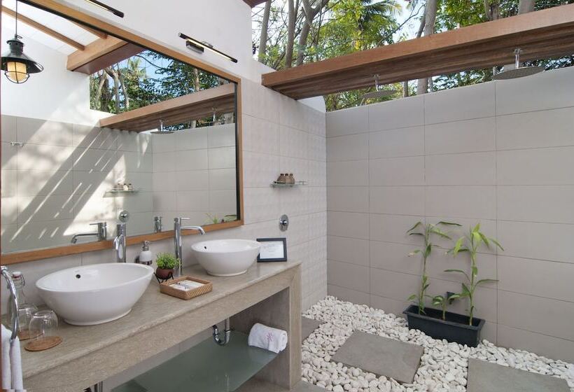 هتل Kerensia Private Pool Villas