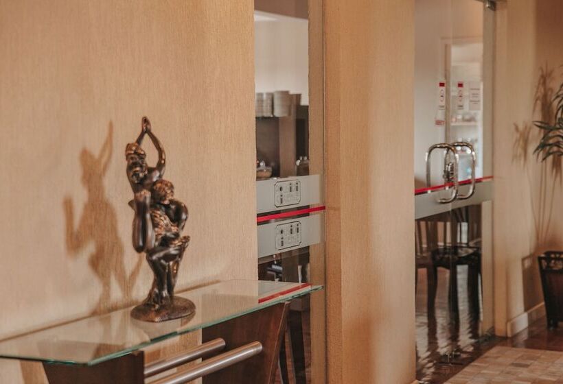 فندق Pousada Caxiense