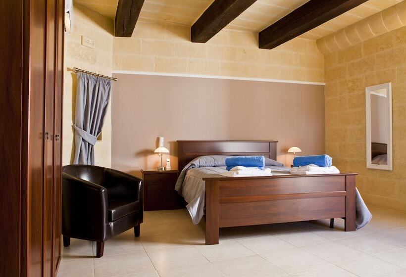 هتل روستایی Serkuzan