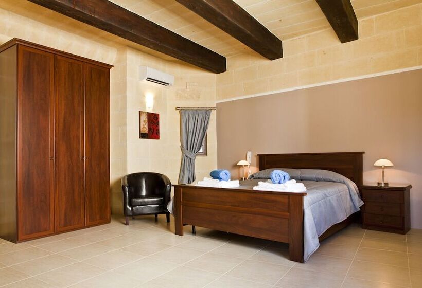 هتل روستایی Serkuzan