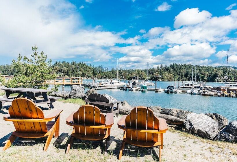 فندق Snug Harbor Resort