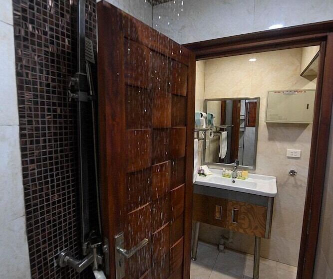 Отель The President