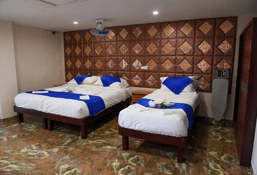 هتل The President