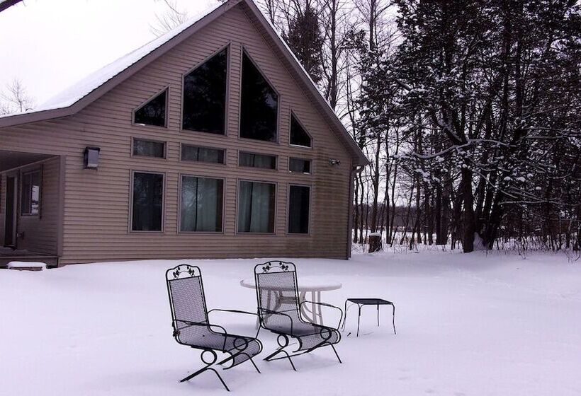 Lakefront Hideaway