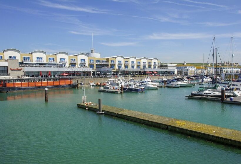 Marina Apartment Parking By Brighton Holiday Lets