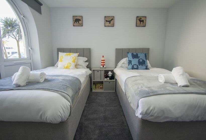 Marina Apartment Parking By Brighton Holiday Lets