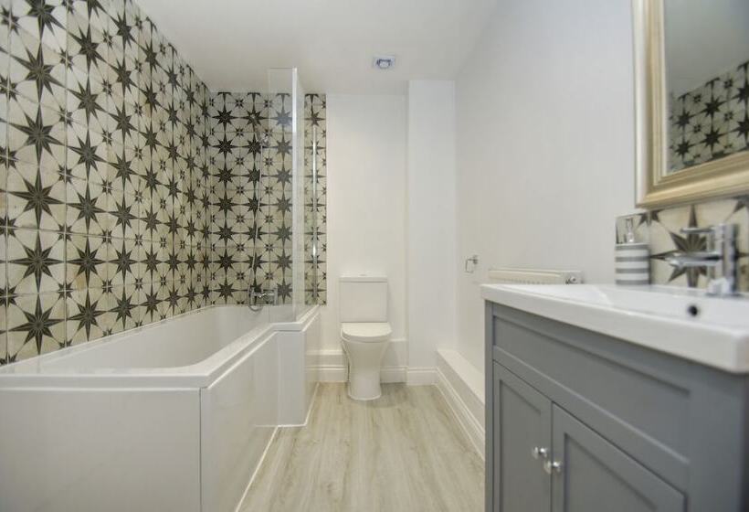 Marina Apartment Parking By Brighton Holiday Lets