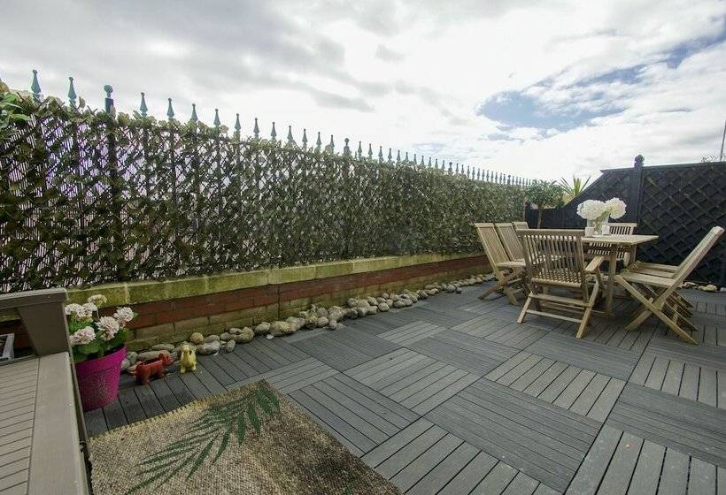 Marina Apartment Parking By Brighton Holiday Lets